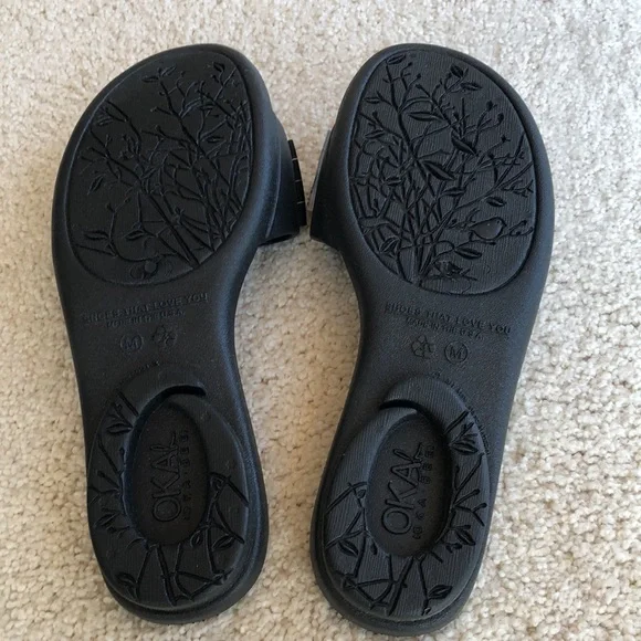 OKA b. NEW black slides that have black bows with white stripes - Picture 5 of 8